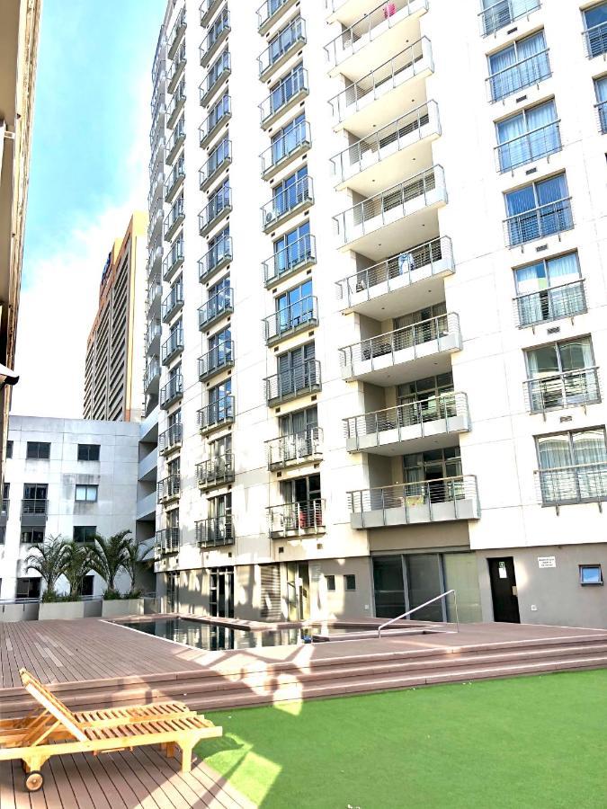 Icon Self Catering Apartment In Cape Town Near Waterfront And Cticc Екстериор снимка