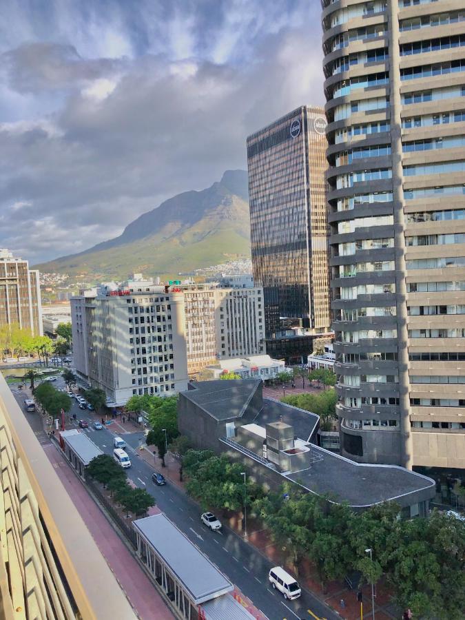 Icon Self Catering Apartment In Cape Town Near Waterfront And Cticc Екстериор снимка