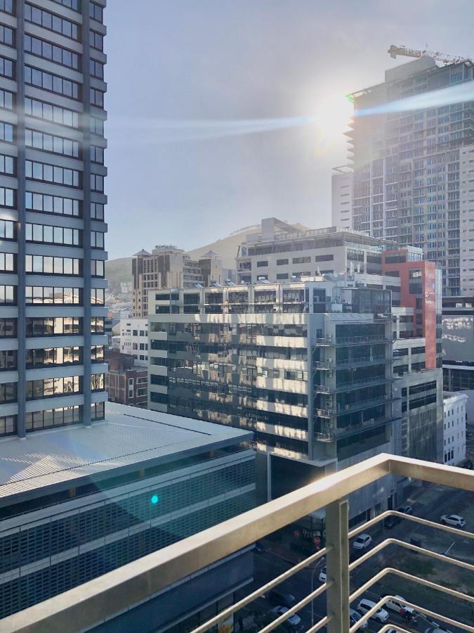 Icon Self Catering Apartment In Cape Town Near Waterfront And Cticc Екстериор снимка