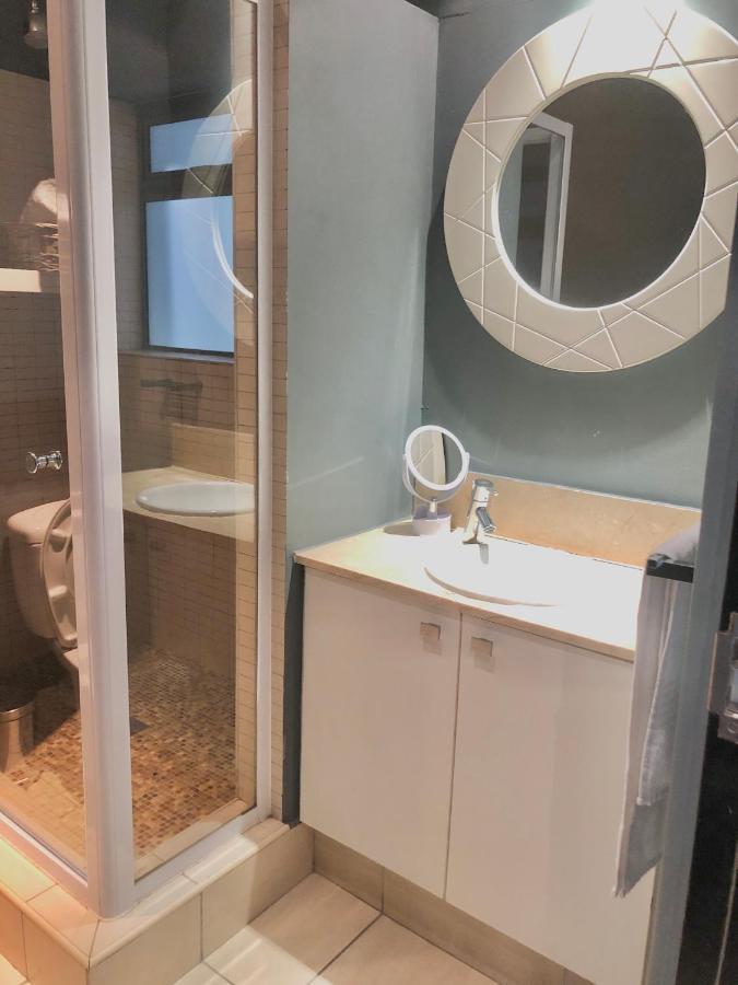 Icon Self Catering Apartment In Cape Town Near Waterfront And Cticc Екстериор снимка