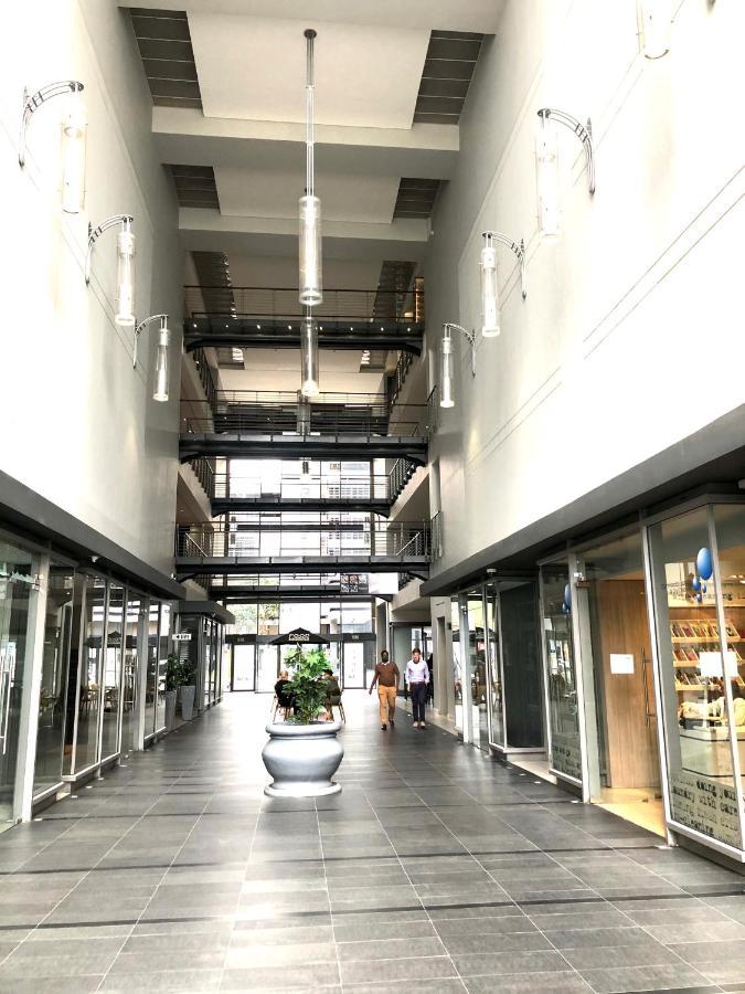 Icon Self Catering Apartment In Cape Town Near Waterfront And Cticc Екстериор снимка