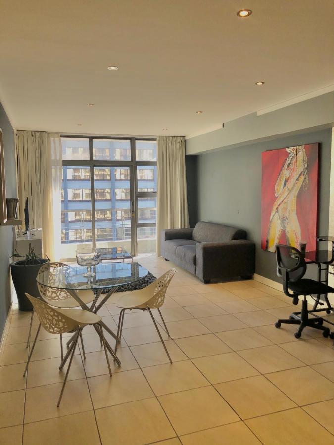 Icon Self Catering Apartment In Cape Town Near Waterfront And Cticc Екстериор снимка
