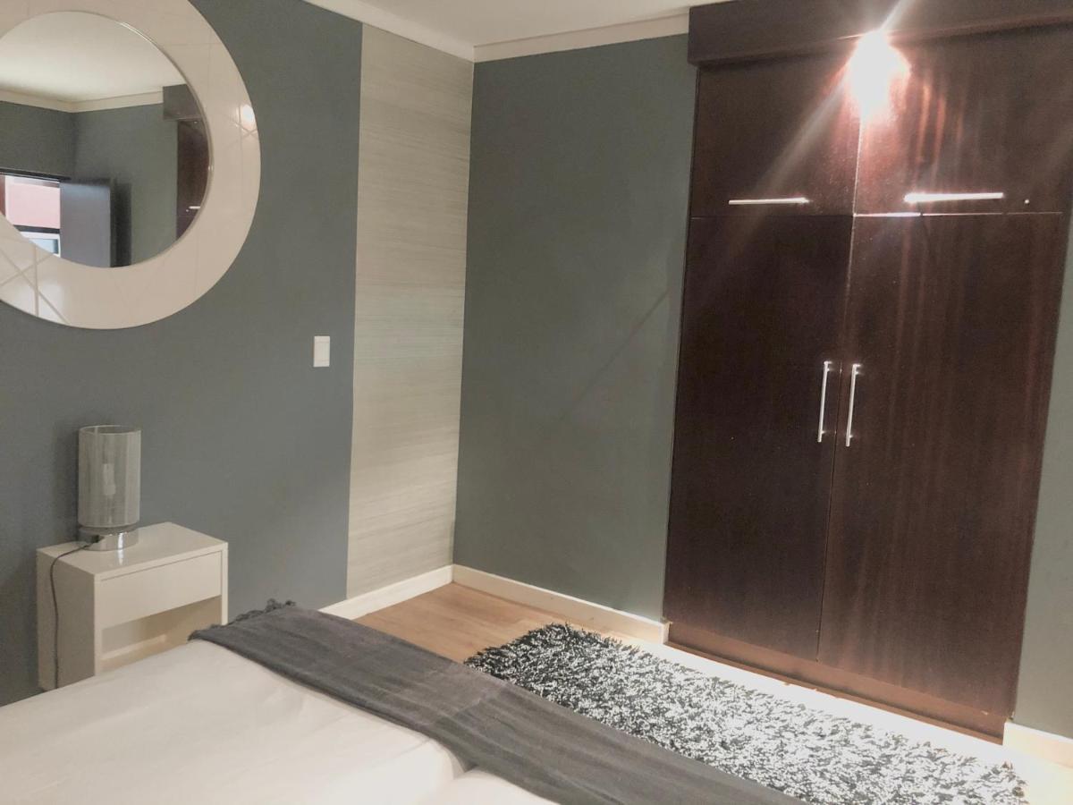 Icon Self Catering Apartment In Cape Town Near Waterfront And Cticc Екстериор снимка