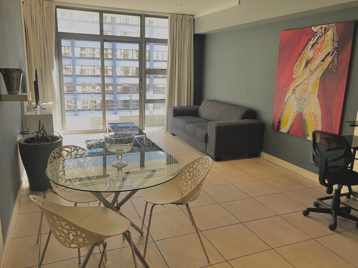 Icon Self Catering Apartment In Cape Town Near Waterfront And Cticc Екстериор снимка
